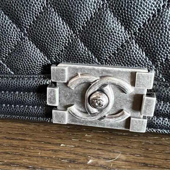 Authentic Chanel Boy Bag- Small - caviar black and ruthenium - finish metal - Picture 3 of 11